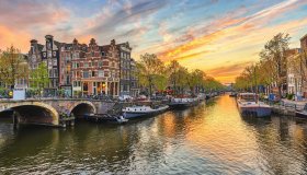  © Noppasinw - stock.adobe.com