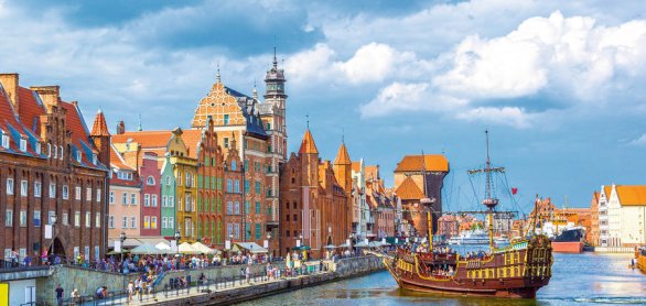Cityscape on the Vistula River in Gdansk, Poland. © Sergii Figurnyi - stock.adobe.co