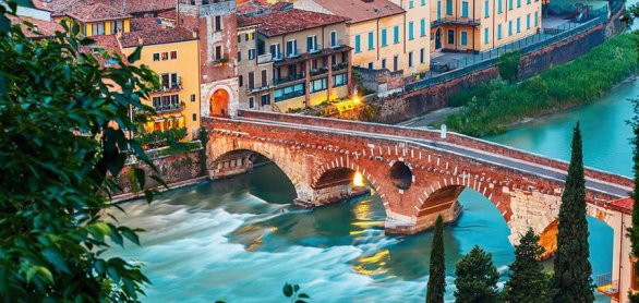 Ponte Pietra and river Adige, Verona, Italy © Kavalenkava - stock.adobe.com